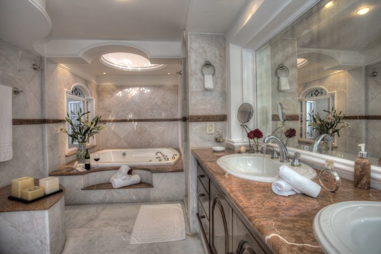 La Mansion photo 50