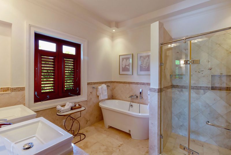 No. 10 Claridges photo 9