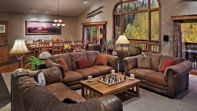 Creekside Chalet photo 3