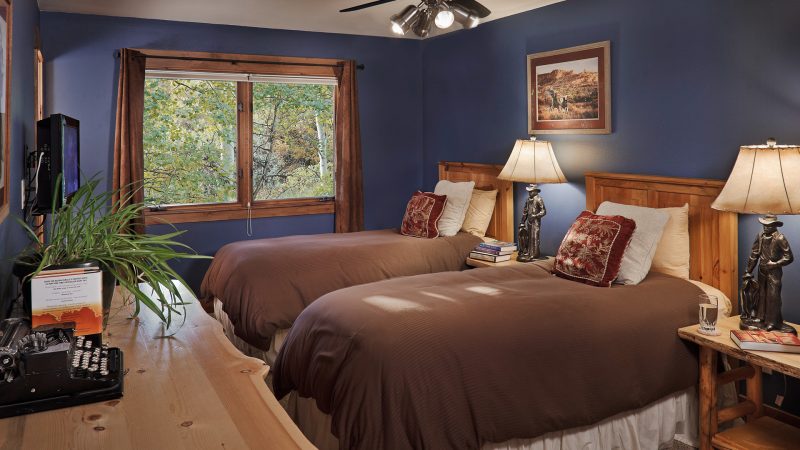Creekside Chalet photo 11