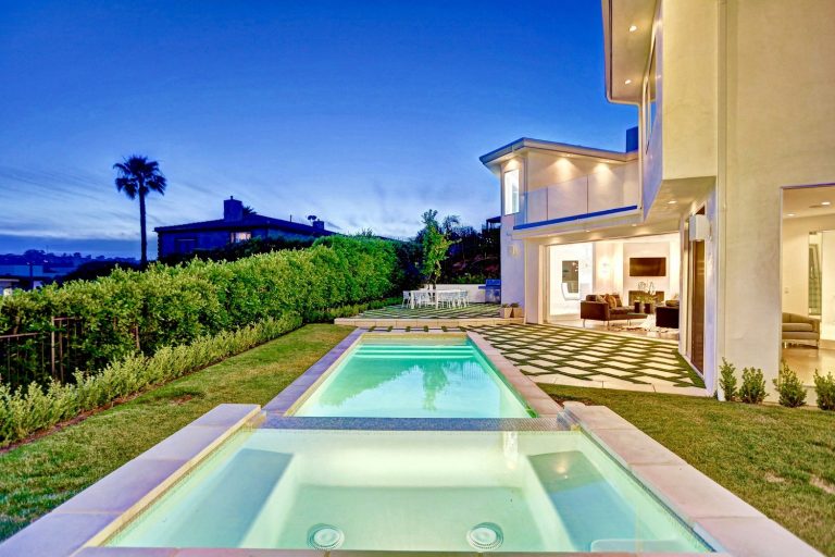 Venus Modern in Hollywood Hills, California