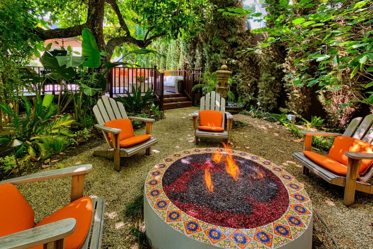 Olive Oasis in West Hollywood, California