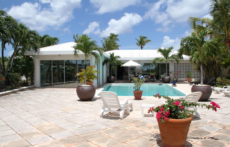 Turquoise in Terres Basses, St. Martin