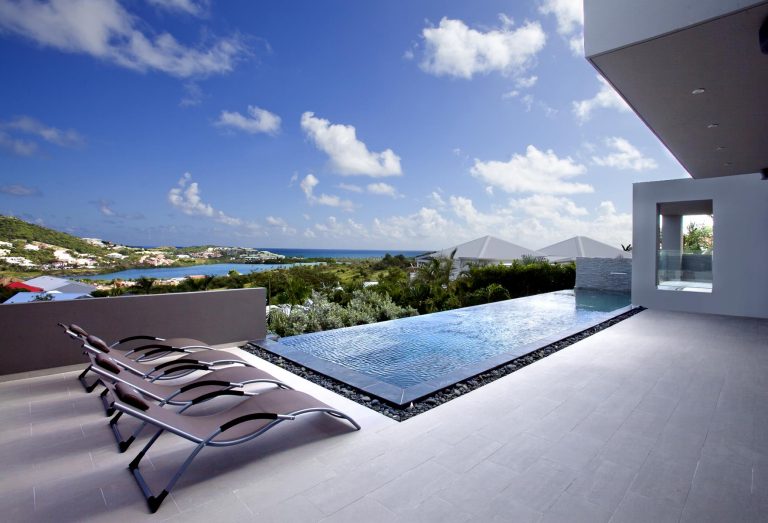 Emvie in Orient Bay, St. Martin