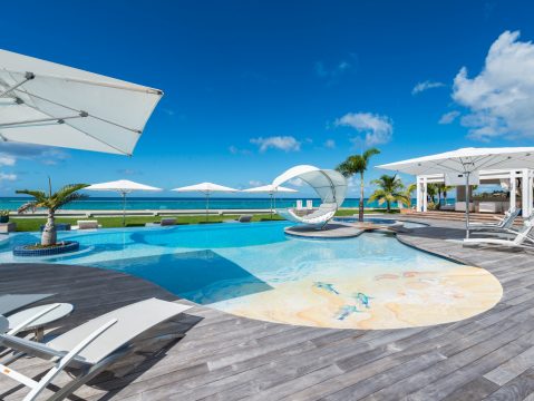 C'est La Vie in Terres Basses, St. Martin
