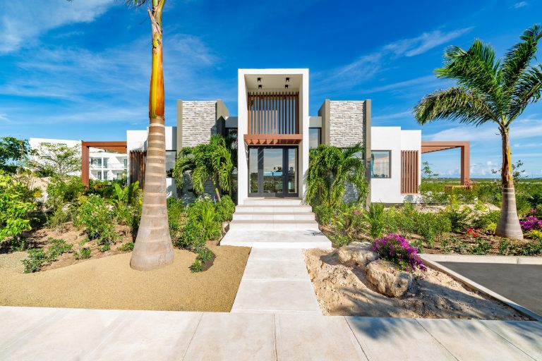 Solara in Turtle Tail, Turks and Caicos
