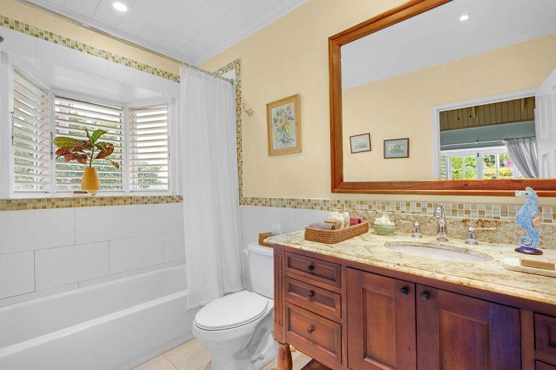 Cliffside Cottage photo 32