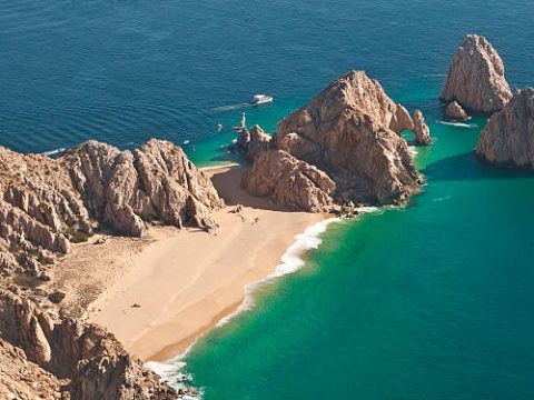 Explore all that a Los Cabos vacation has in store for you!