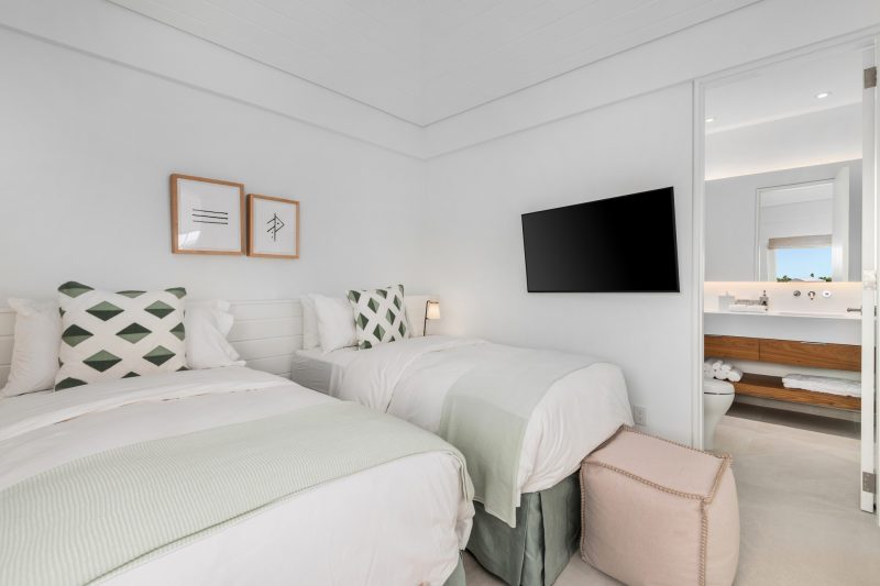 Beach Enclave Grace Bay (5 Bed Ocean View) photo 14