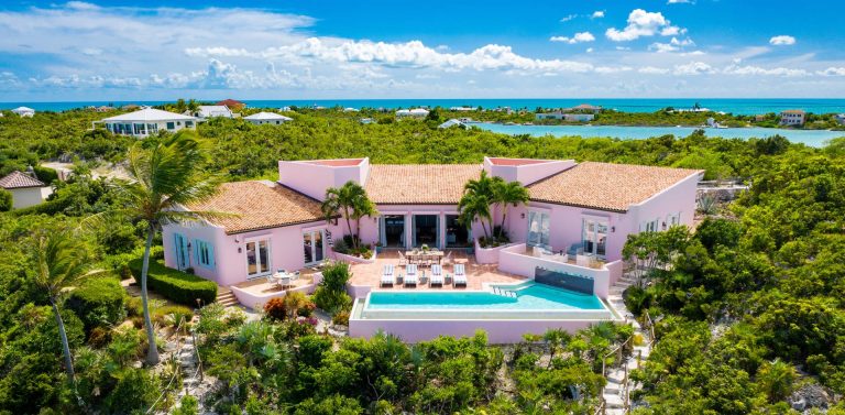 Casa  Rosada in Chalk Sound, Turks and Caicos