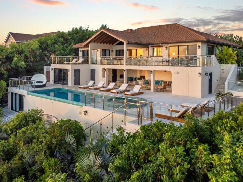 Alta Bella in Chalk Sound, Turks and Caicos